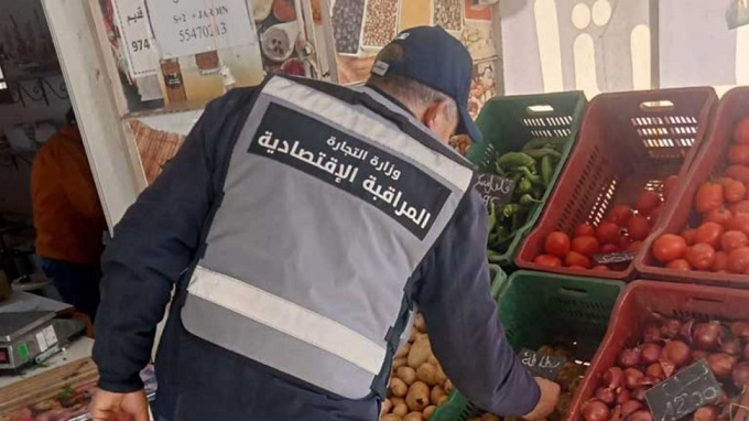 للتصدي للاحتكار والمضاربة والترفيع غير المبرر في الأسعار..   مخالفات سعرية واحتكارية ومحجوزات في حملة وزارة التجارة